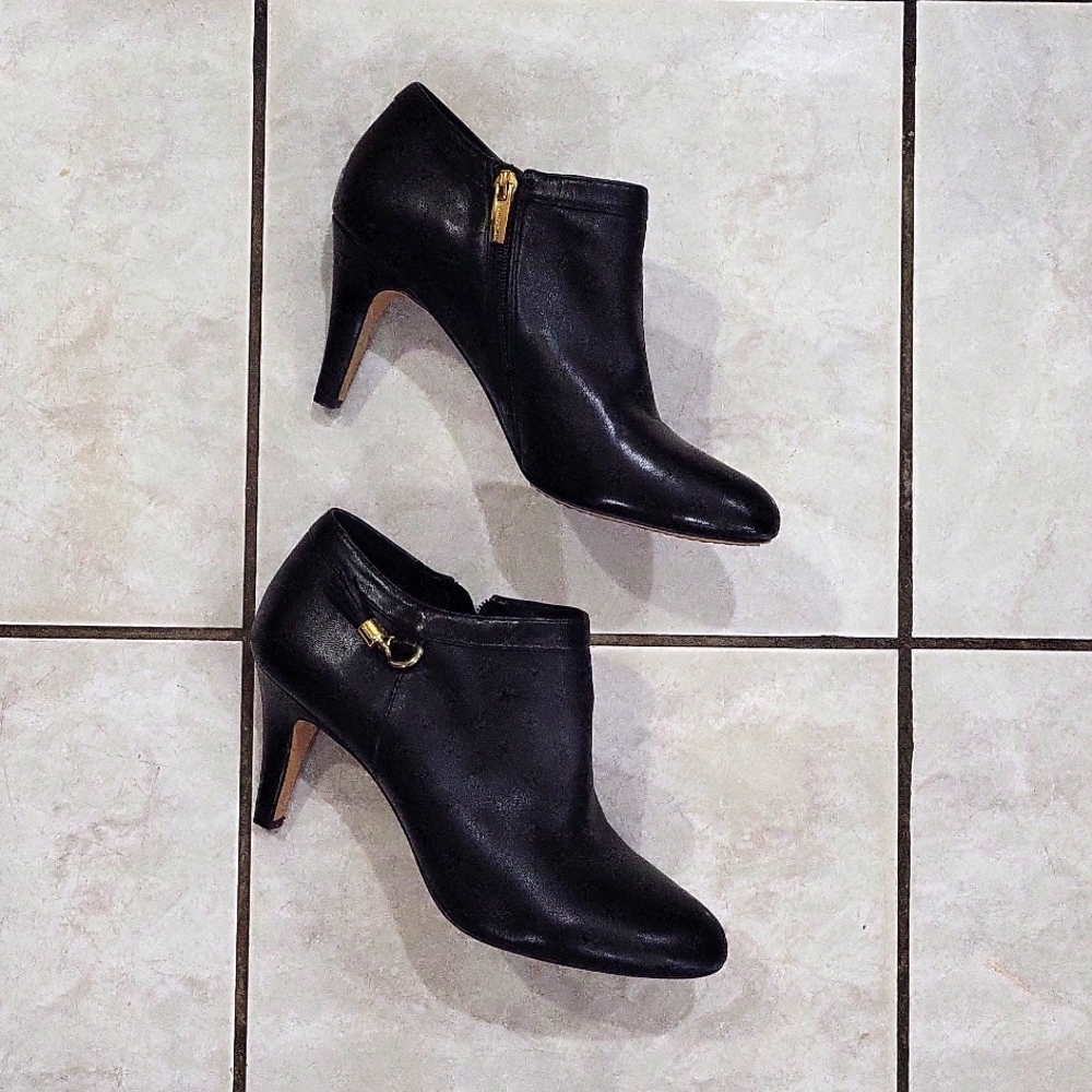 Vince Camuto Vecka Ankle Boot